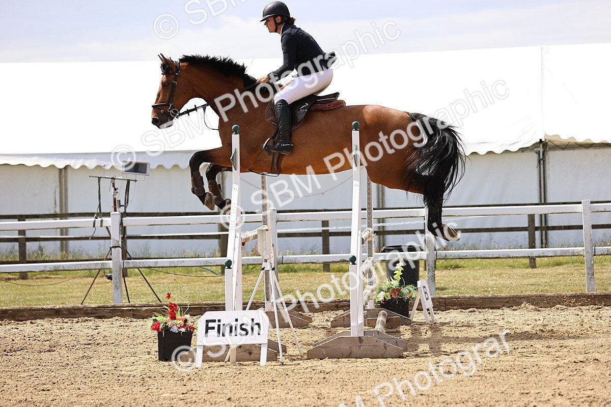 SBM_009898 - Class 8 - Senior Newcomers - 1.10  Open
