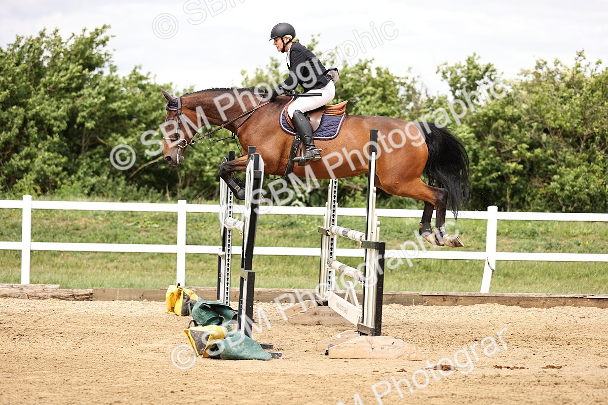 SBM_003348 - Class 11 - Senior Newcomers - 1.10m