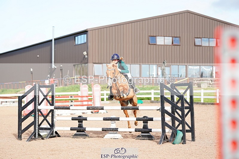 241027A-124126-02725 - SUN Cls 7 Pony Foxhunter and 1.10m Open