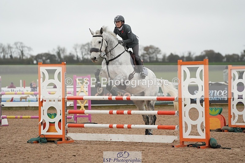 251109-114017-03601 - Cls 20 Newcomers and 1.10m Open