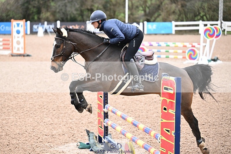 251205-101557-00186 - Cls 2 Snr British Novice and 90cm