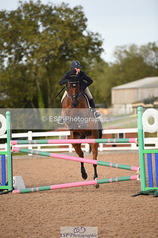 231015A-164330-09380 - Cls 27 1.10m Amateur Q 2nd R