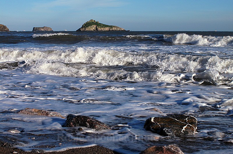 TQ119 - Waves roll in at Meadfoot - Greetings Cards Meadfoot and Ansteys
