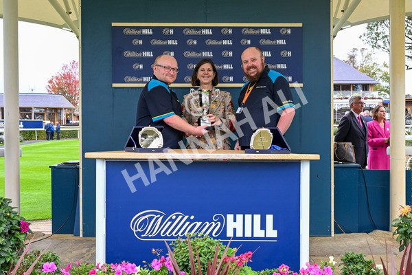 101025-Race 1-Ice Max-0148 - Race 1 William Hill Autumn Mile Handicap at York