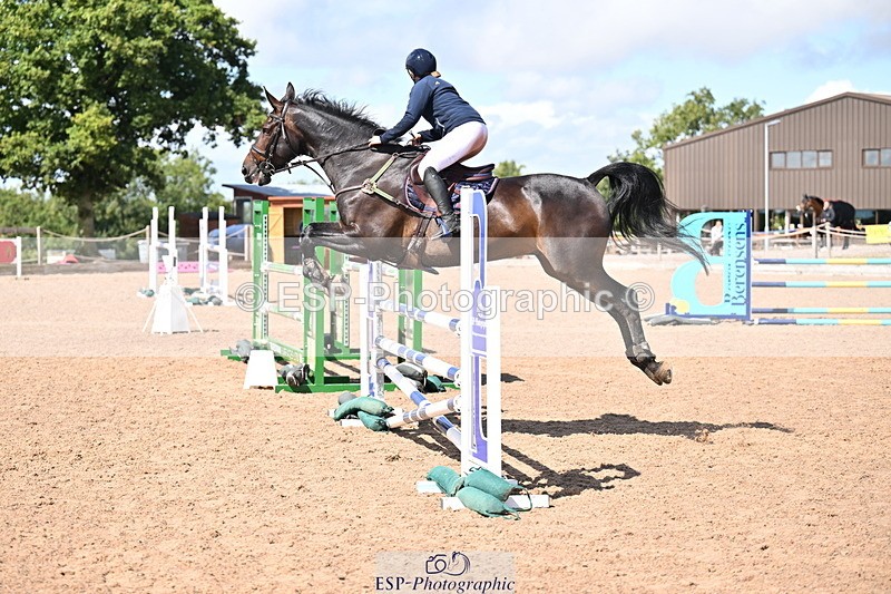 250827B-131838-00524 - Cls 4 Snr Newcomers 1.10m