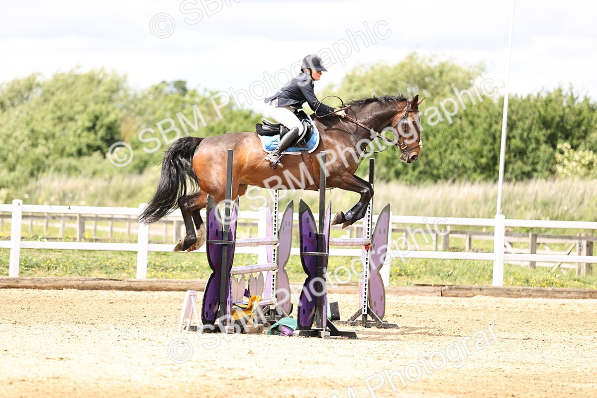 SBM_003084 - Class 11 - Senior Newcomers - 1.10m