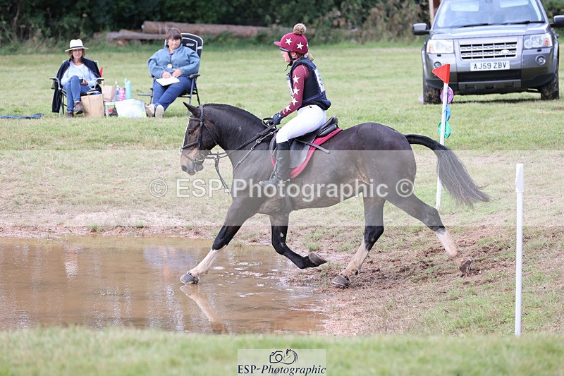 240825X-111423-32228 - 70cm XC 11.00 to 12.00