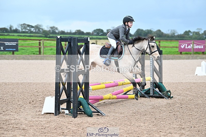 231029A-093447-02435 - 60cm Club and Schools