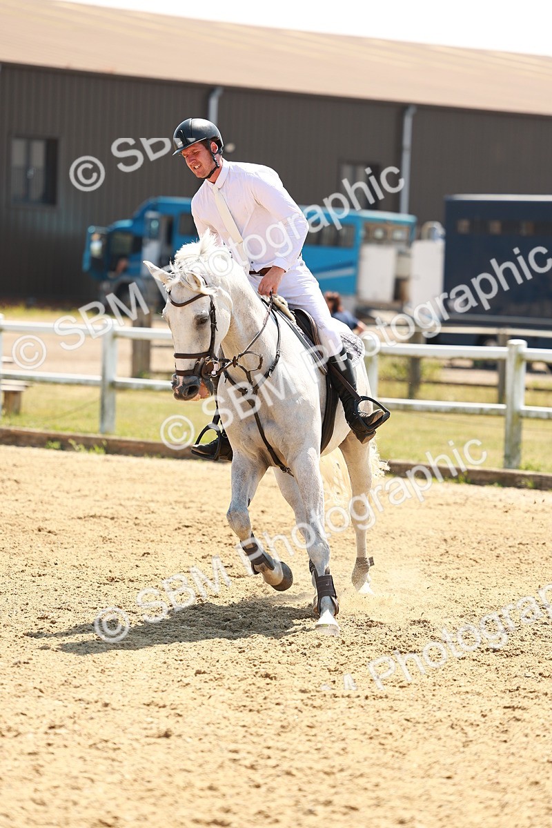 SBM_001762 - Class 4 - Senior Newcomers - 1.10m