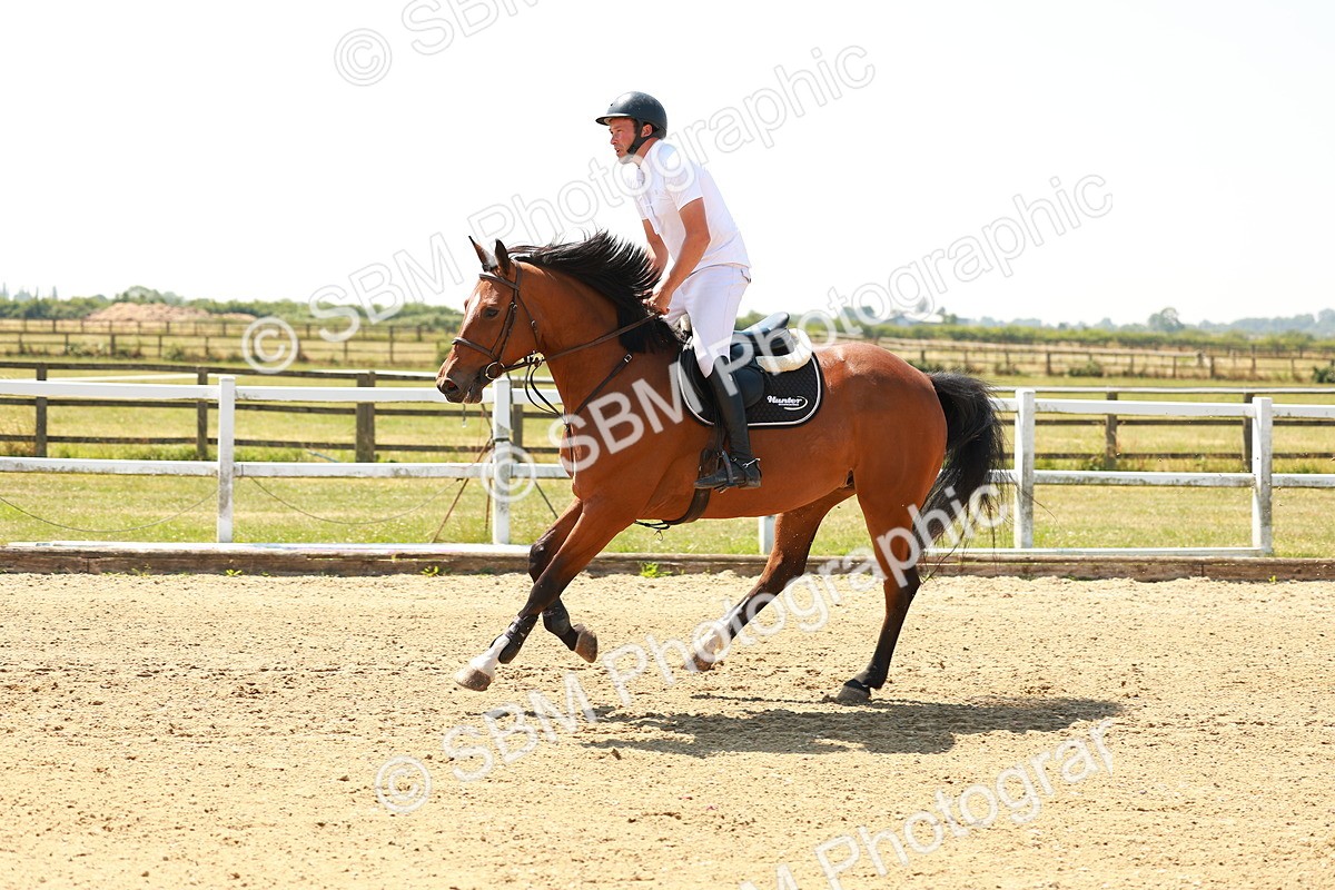 SBM_001282 - Class 4 - Senior Newcomers - 1.10m