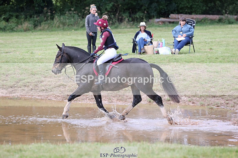 240825X-111423-32229 - 70cm XC 11.00 to 12.00