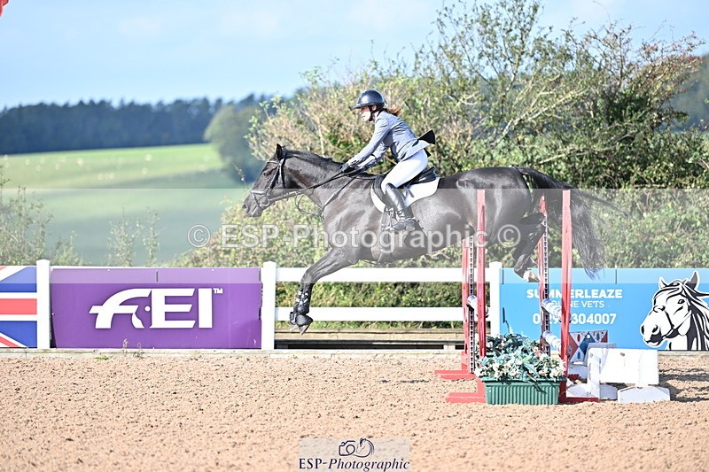 241004A-105618-01453 - Fri 07 Snr Brit Nov & 90cm Open