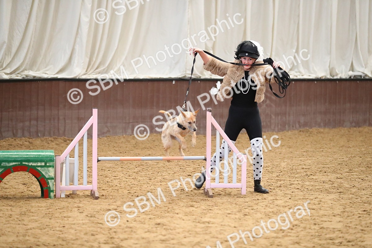 SBM_001222 - Class 3 - Horse & Hound