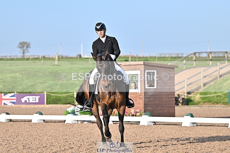 250404-181546-08586 - 159-Darren.Hicks-Tramontana.Tiger.Feet