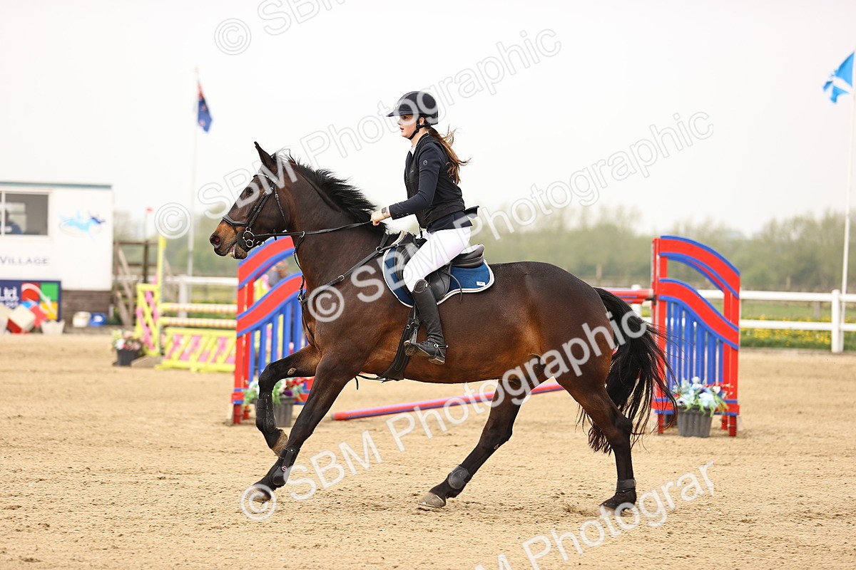  - Class 15 - Senior British novice - 90cm