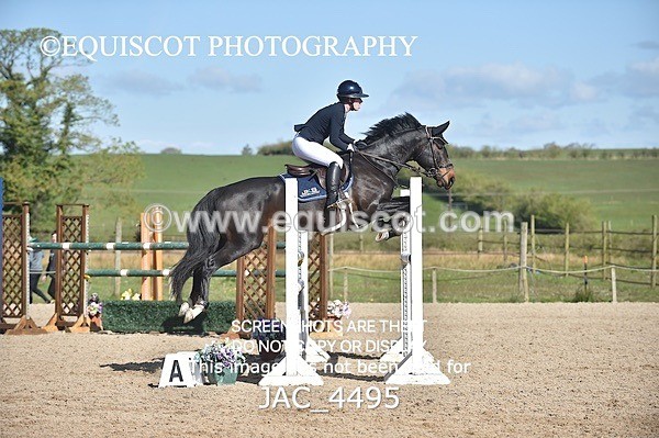 JAC_4495 - CLASS 11 SAT Andrew Hamilton Coach, RHS Foxhunter Championship Qualifier
