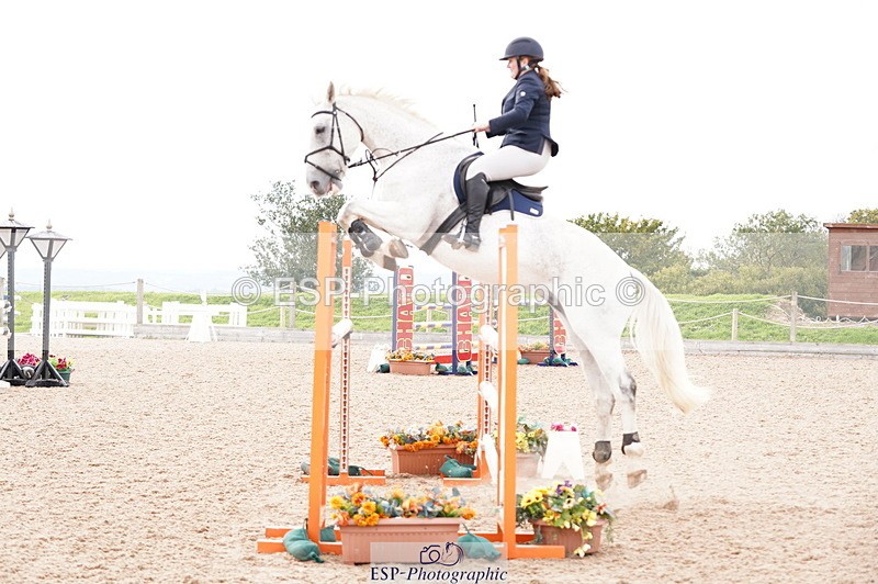 241004A-144316-00784 - Fri 04 Snr Fox & 1.20m Open