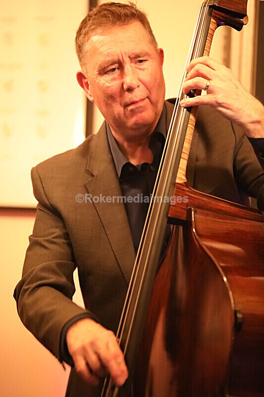 NKC-11 - Denny Illet and chums plays tribute to Nat King Cole