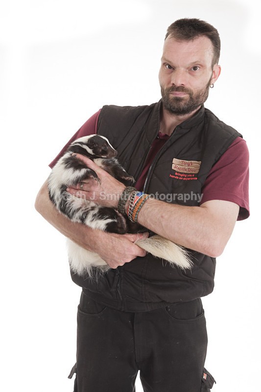 2SKJ9003 - Roaming Reptile Show. II