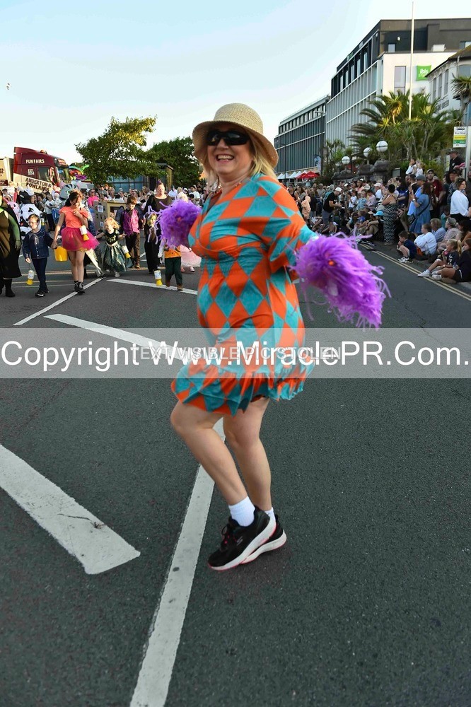 SH4_3684 - Carnival Procession.