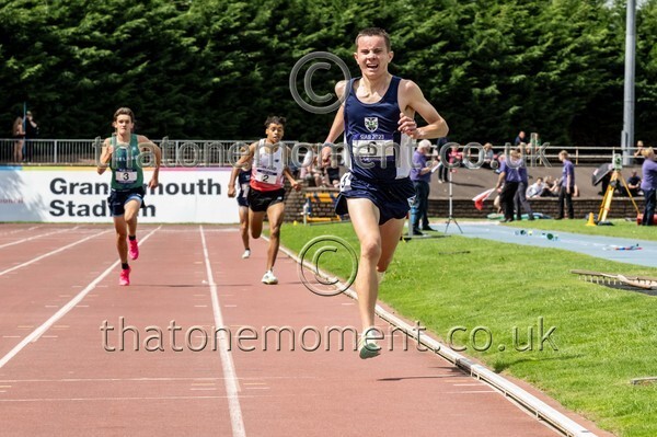 SIAB23-914418 - Track Male Set One