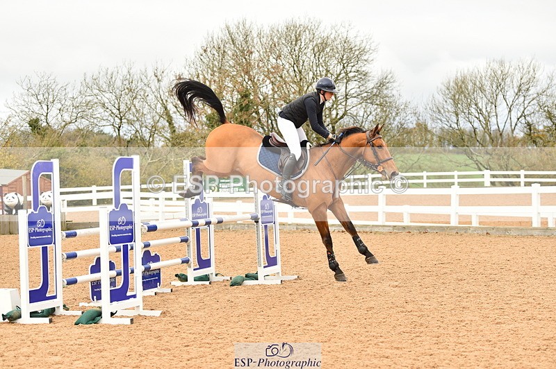 231122A-125512-00371 - Cls 4 Newcomers & 1.10m Open