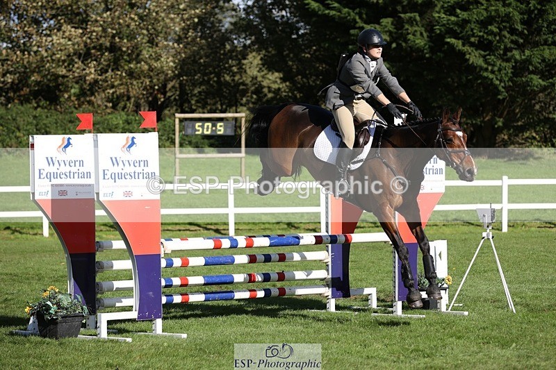 231022-130056-27463 - 507-EDGEDALE.BLUE.LADY-Katie.Lavin-TrotUp+SJ