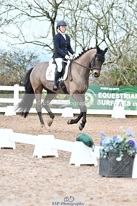 240218A-102054-05494 - 119-Shona.Mclauchlan-Diamond.Darco