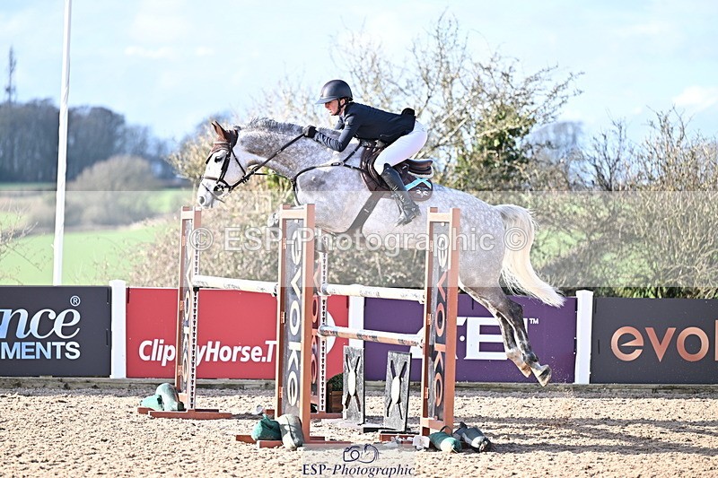 260204A-134810-00386 - Cls 5 Foxhunter and 1.20m