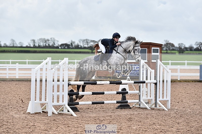 231203A-113836-00923 - Cls 4 Newcomers & 1m Open