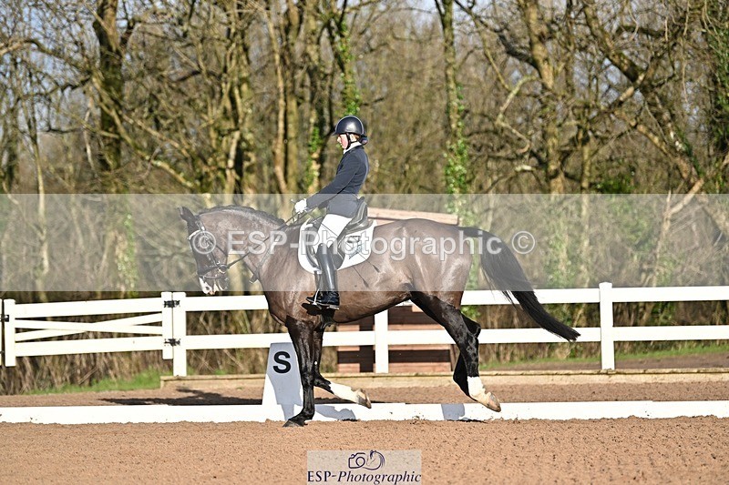 241214-111031-01316 - 144-Natasha.Rumble-Week.Orchard.Leo