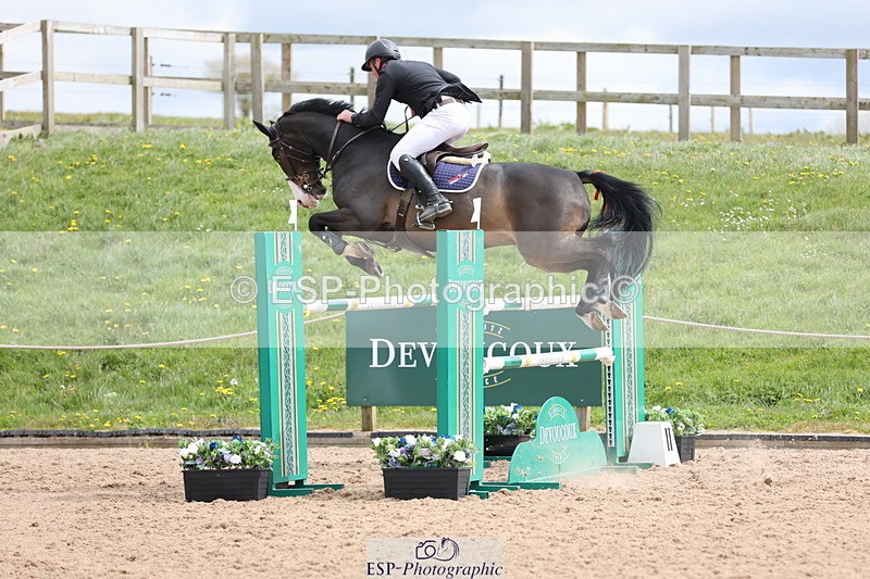 240419A-123012-07271 - Cls 6, 2 Star Medium Tour 1.35m