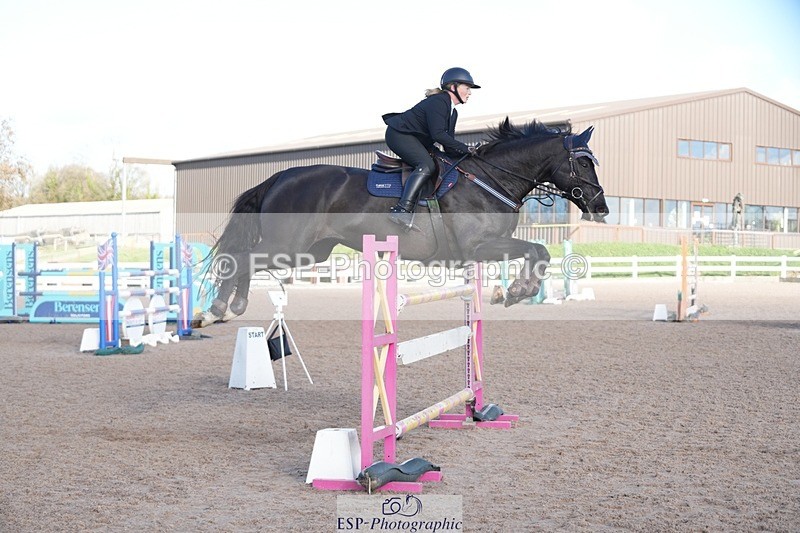 251108-124423-02562 - Cls 13 Foxhunter and 1.20m Open