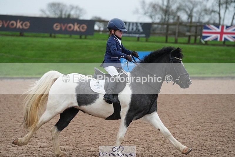 251116-094448-01406 - Cls 18 Clear Round 50cm