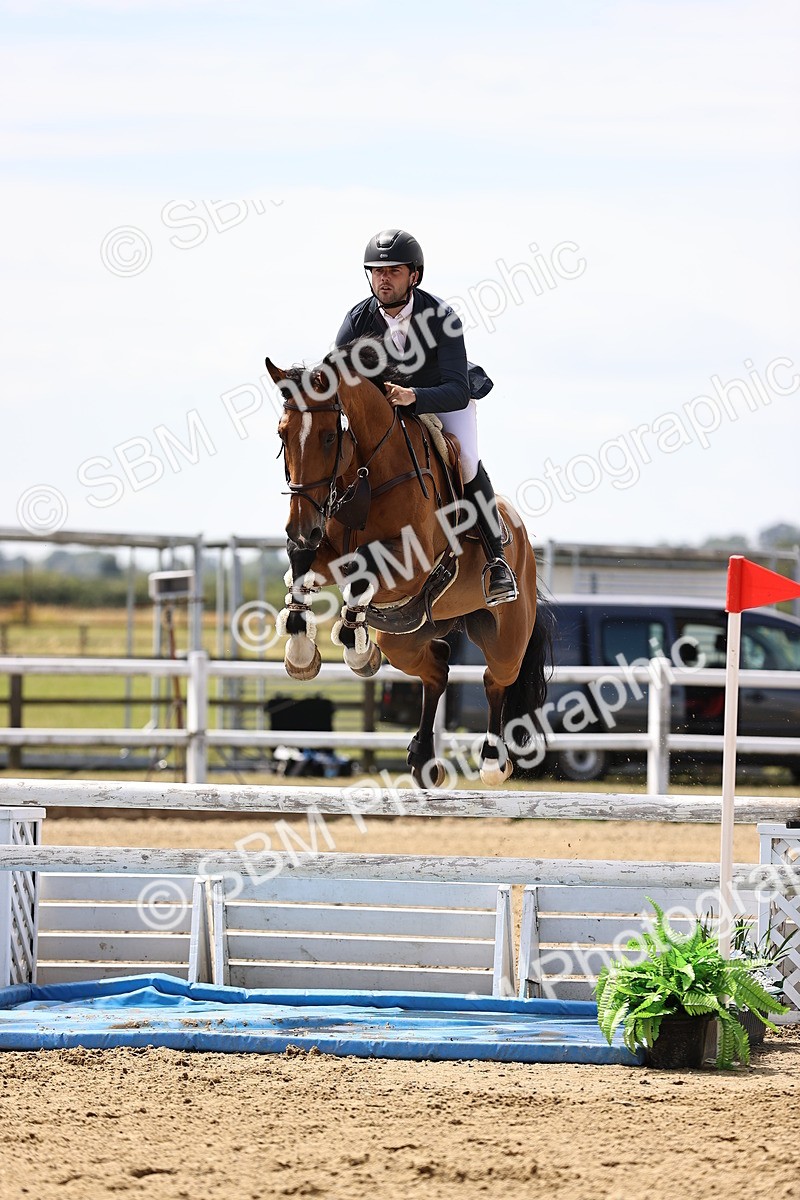 SBM_010390 - Class 9 - Senior Foxhunter - 1.20m Open
