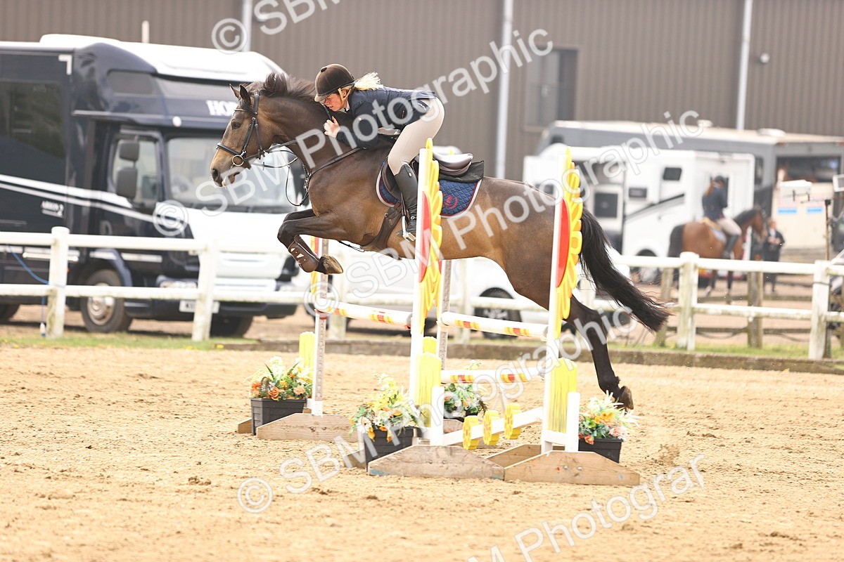  - Class 15 - Senior British novice - 90cm
