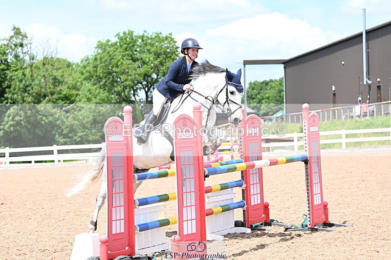 240619A-144148-00712 - Cls 4 Snr Newcomers and 1.10m Open