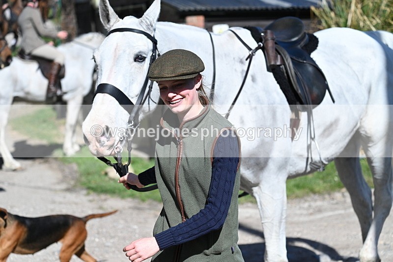 WJ7_9696 - Home for hunt tea !