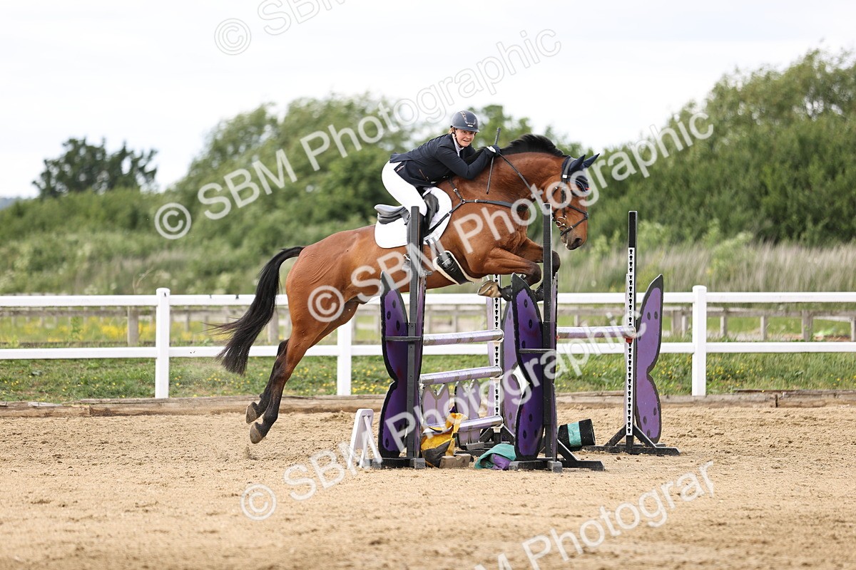 SBM_003463 - Class 11 - Senior Newcomers - 1.10m