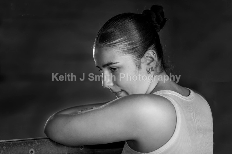 4KJS9435BW - Portraiture