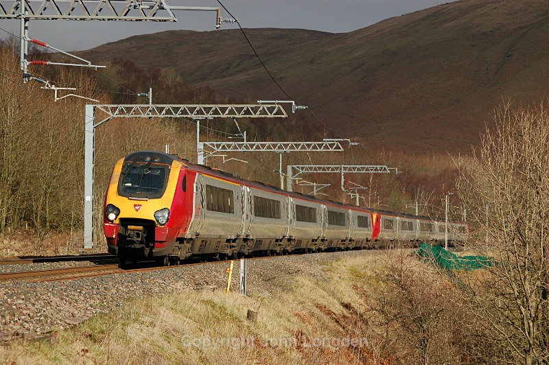 JL - 18.3.16 221112 221111 9M50 0652 Edin - Euston, Low Borrowbridge - West Coast Main Line (north to south)