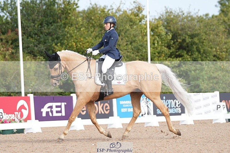 250906-094237-01176 - 025-Carrie.EveGekkos.Gold