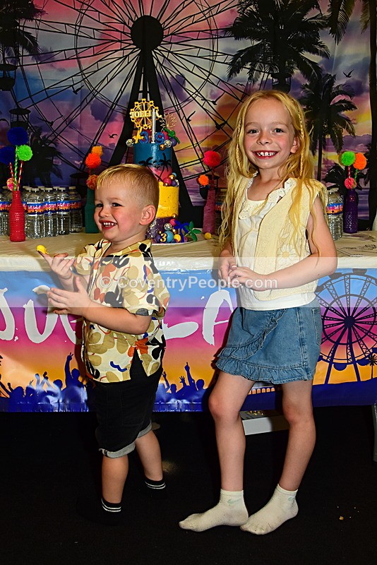 CON-734 - Joey and Ella