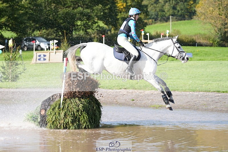 251024A-120609-08623 - B-109-Zoe.Davies