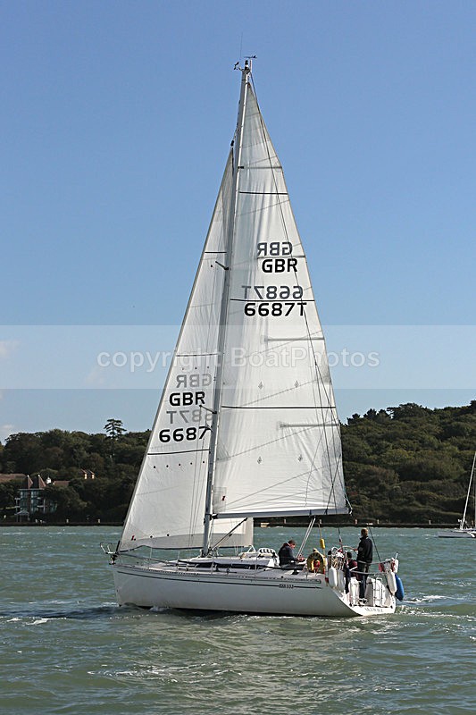 161002 SKYWAVE GBR6687T - ELAN 333 VY92A2801 - Sailboats - monohull