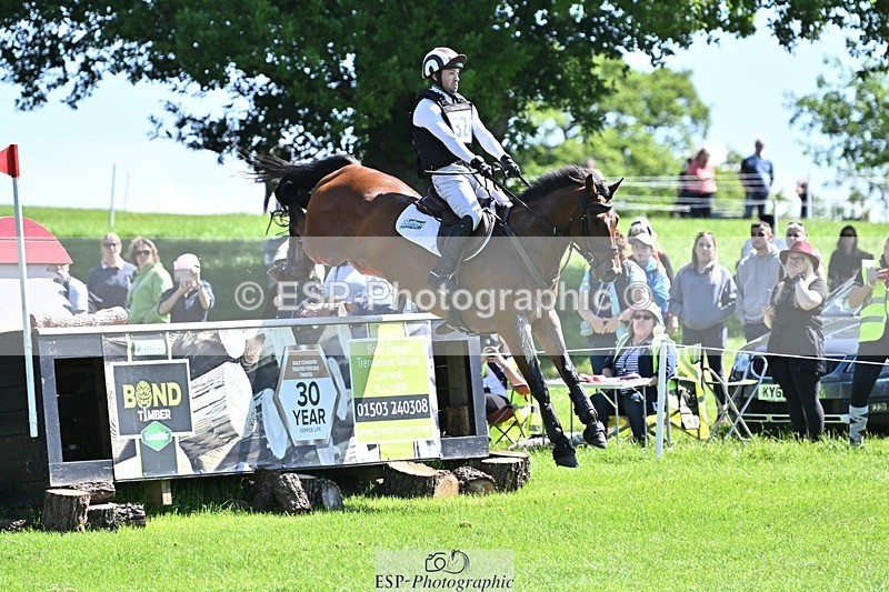 240525-105834-12150 - 324-COOMBELAND_SEMILLY-Rupert_Batting