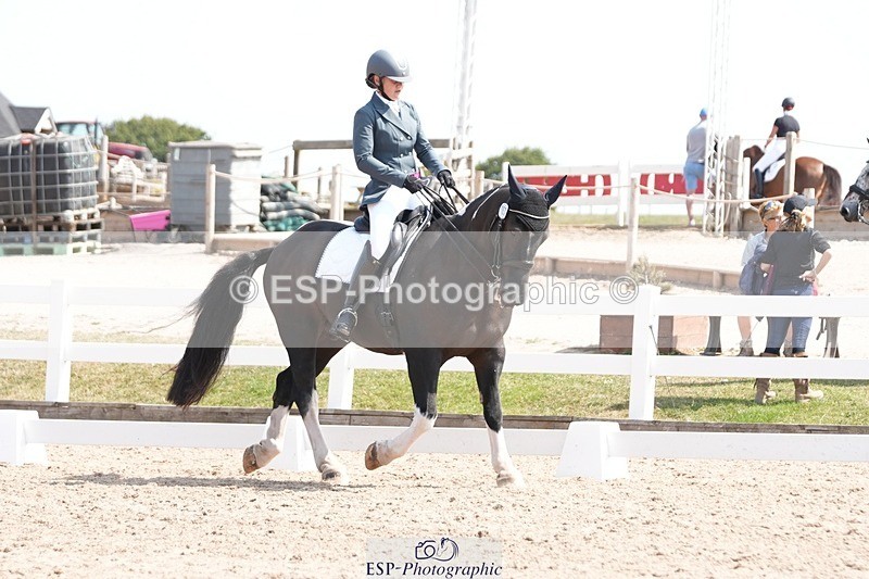 250817-122537-09063 - 163-Hannah.TownleyThe.Domino.Effect