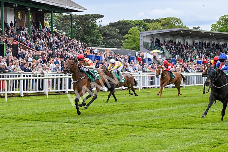 160526-Race 4-Right And Exact-9713 - Race 4 3.37pm Sky Bet For The Fans Handicap