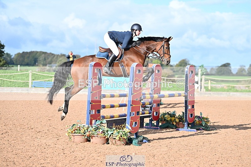 231014A-103240-04129 - Cls 18 Newcomers & 1.10m Open