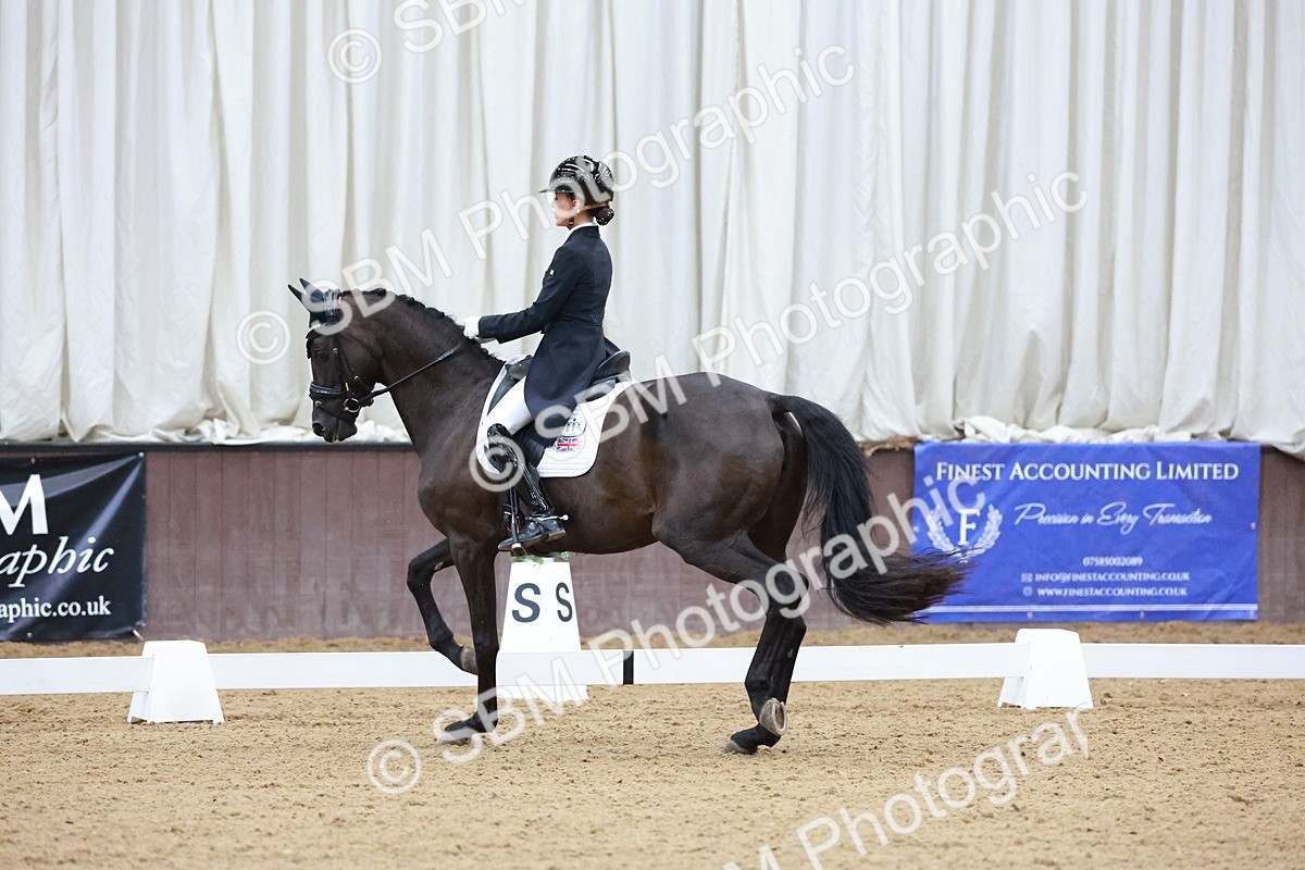 SBM_021183 - Class 14 - FEI Grand Prix - 17.40-18.34
